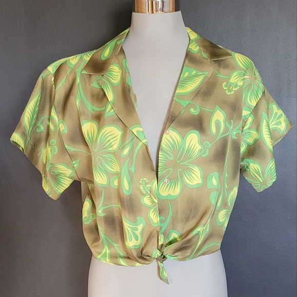 Green Hawaiian T-Shirt Crop Top - Picture 1 of 3